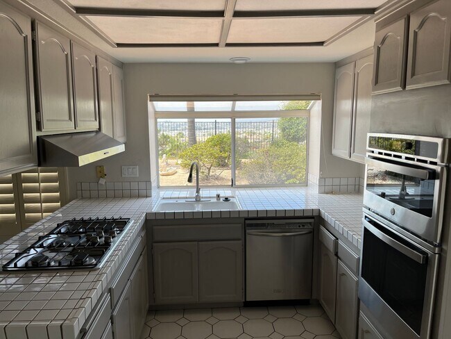 Building Photo - For Lease –Panoramic View Home