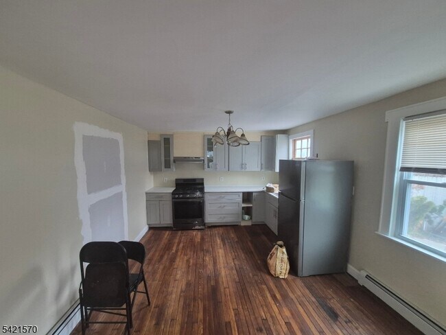 Building Photo - 596 Meyersville Rd