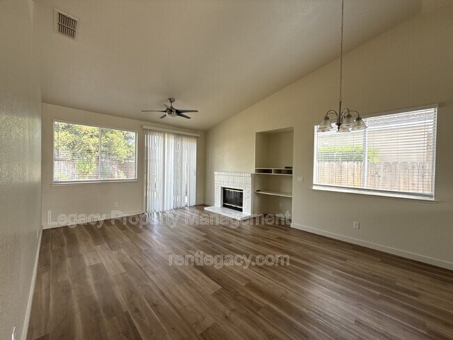 Building Photo - 403 Munden Ct