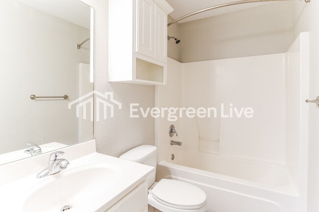 Building Photo - 9 Ormskirk Ln