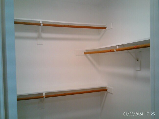 Building Photo - NW----SOLAR!!!!!!