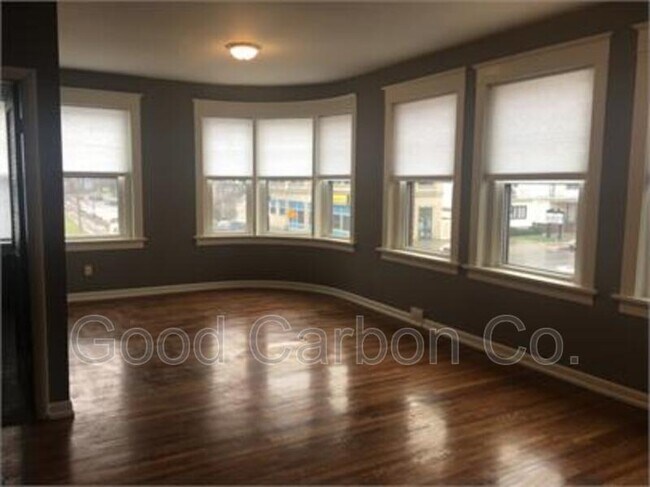 Building Photo - 73 Saranac Ave