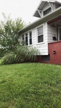 Building Photo - 2 Bedroom House