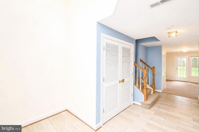 Building Photo - 2218 Mears Ln