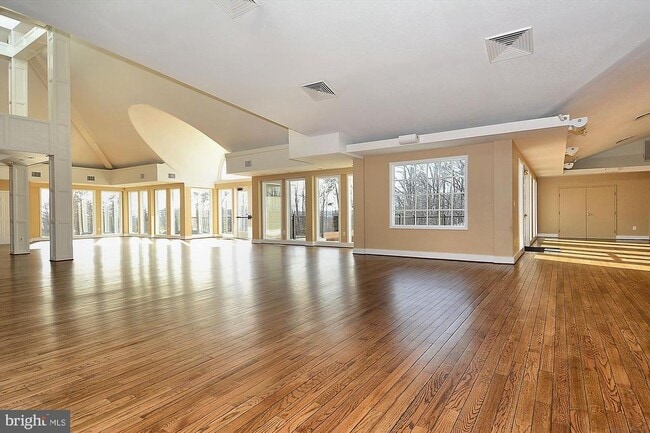 Building Photo - 6533 Grange Ln