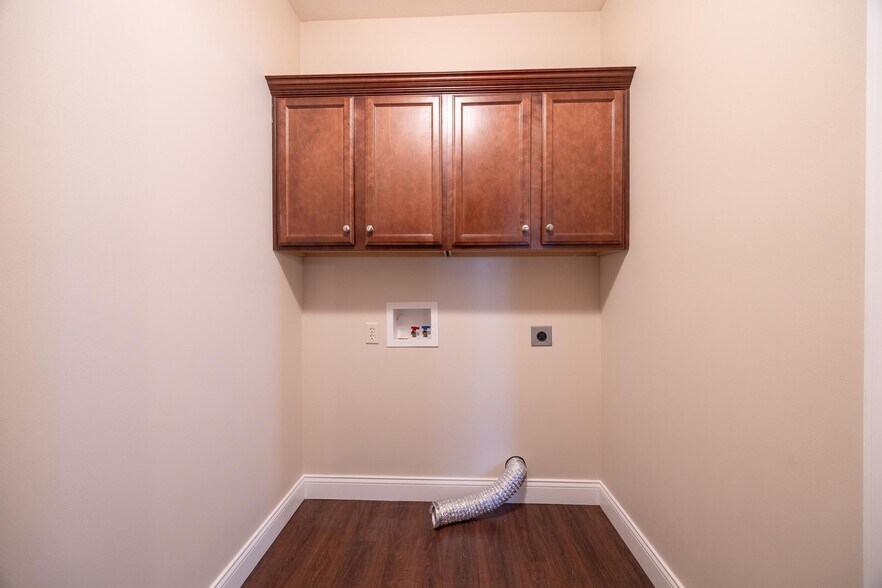 Building Photo - 4463 Downey St