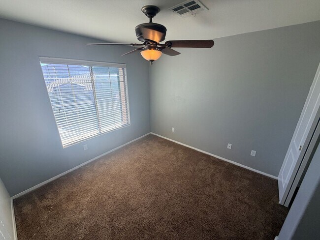 Building Photo - 2 bed / 2 bath Condo in Painted Desert Guard Gated Community