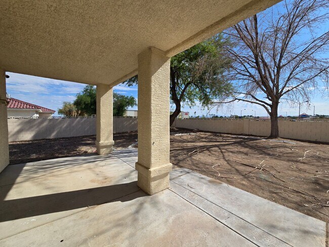 Building Photo - 6325 N Juliano Rd