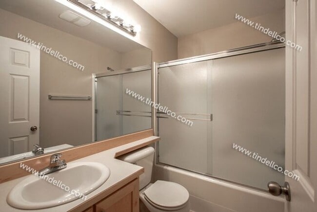 Building Photo - Cozy Townhome in Beautiful Progress Ridge-...