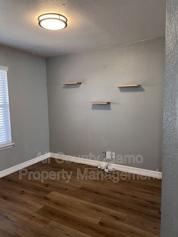 Building Photo - 7431 Cedar Farm