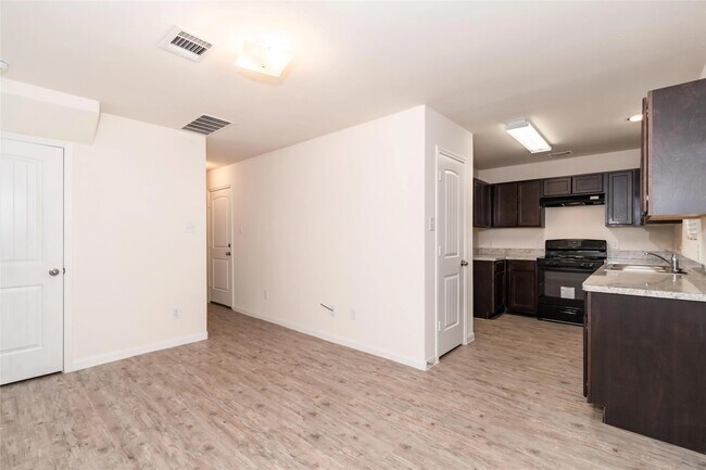 Building Photo - 12727 Veterans Ranch Rd