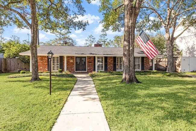 Building Photo - 737 Country Ln