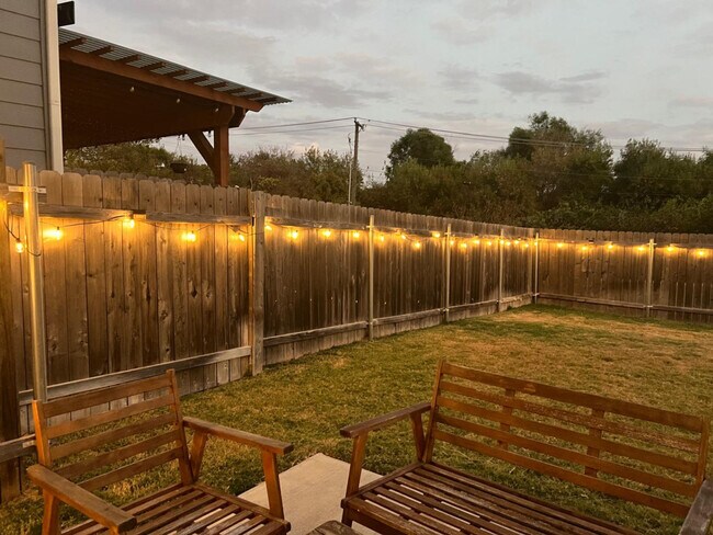 Building Photo - 15109 Casbah Dr