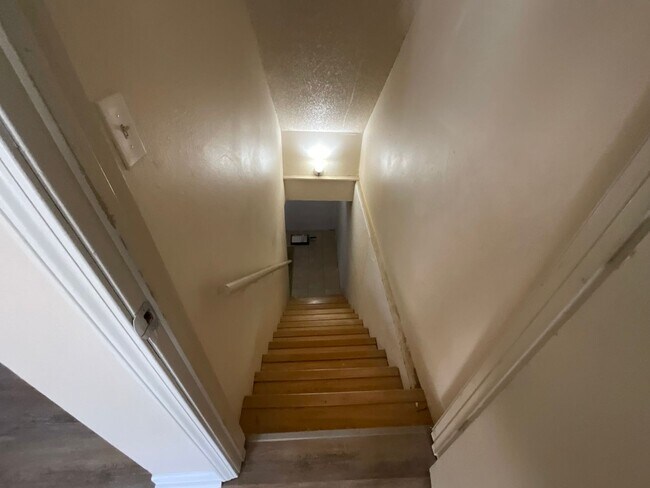 Building Photo - 11800 Caenen St