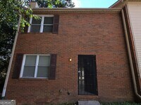 Building Photo - 904 Holden Ln