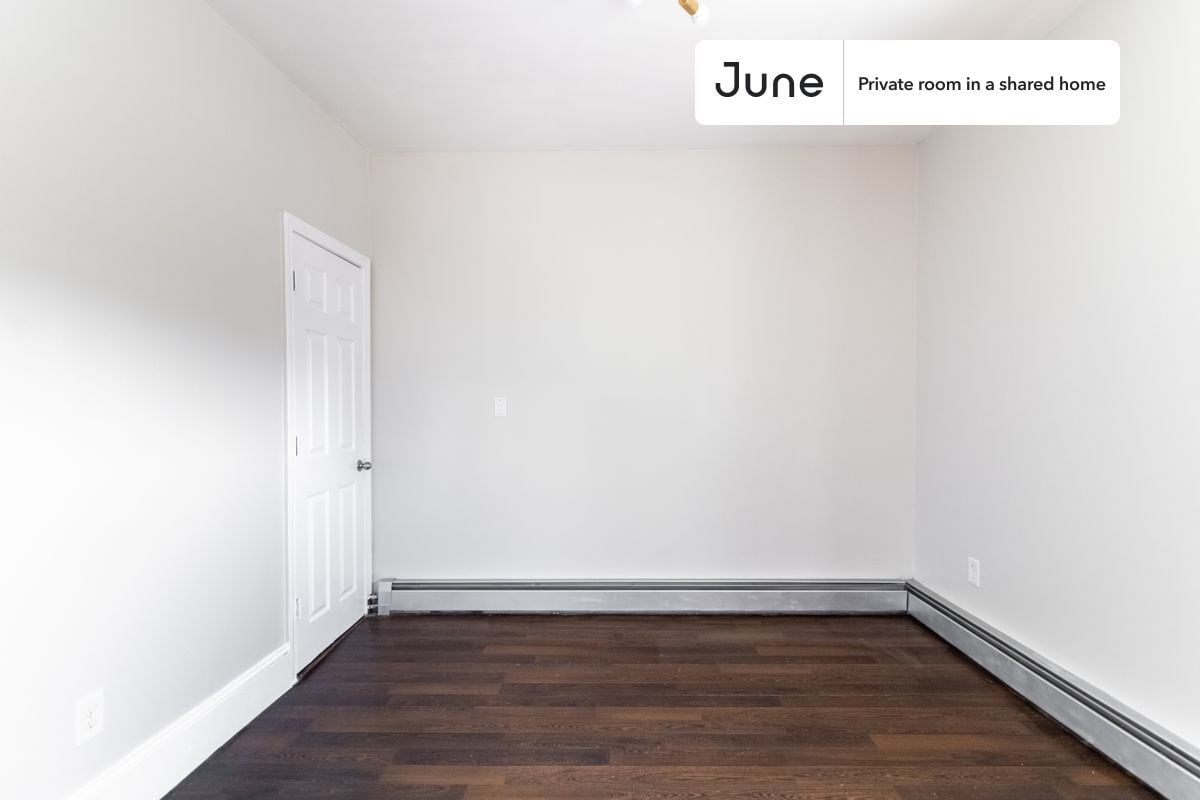 Building Photo - Room in Shared 4 bed/1.5 bath home