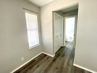 Building Photo - 4901 Lakemoor Dr