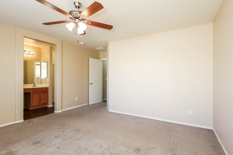 Building Photo - 12734 W Via Camille