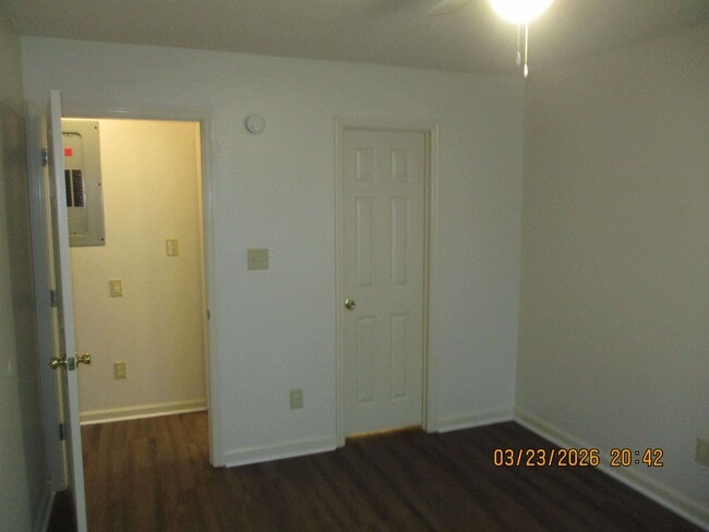 Building Photo - 3708 Countryside Dr