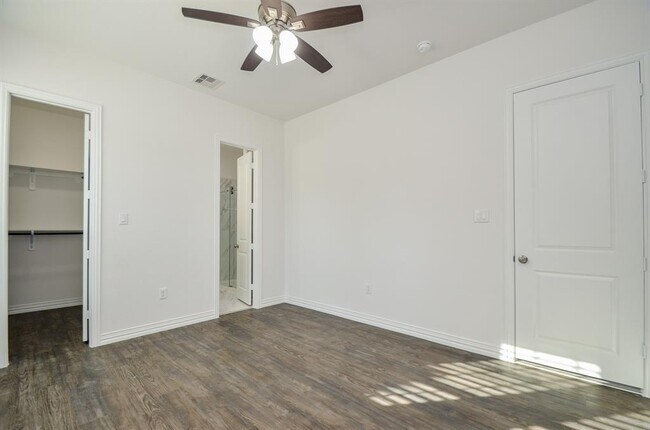 Building Photo - 6514 Fraser Pt Ct