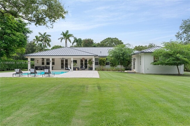 Building Photo - 9301 SW 93rd Ave