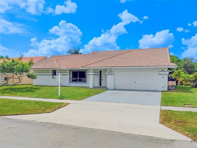 Building Photo - 9654 Sun Pointe Dr