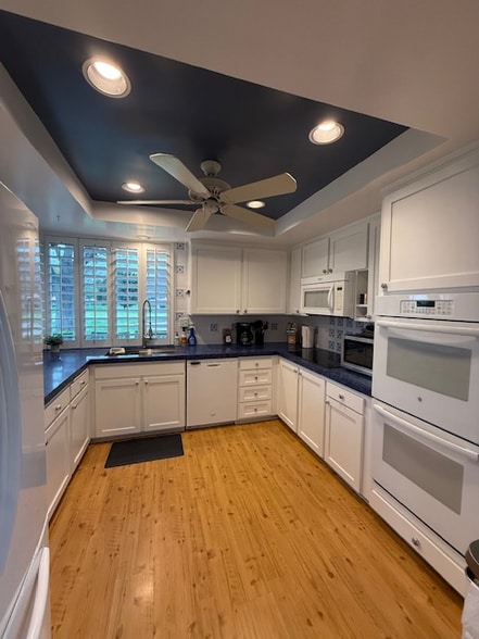 Building Photo - 14 La Ronda Dr