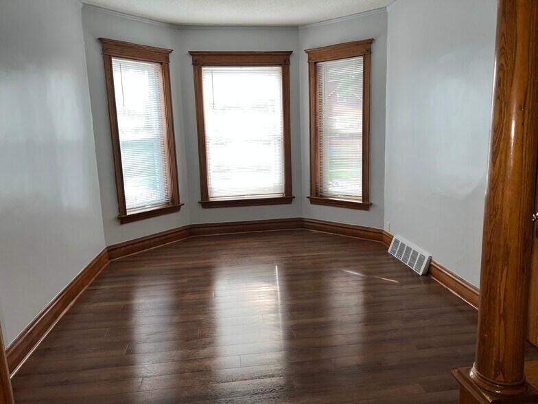 Living room - 6833 S Ada St