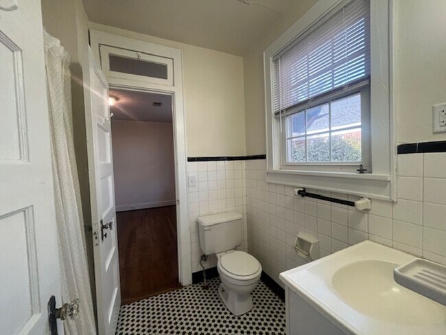 Building Photo - 2521-2521 Burney Dr