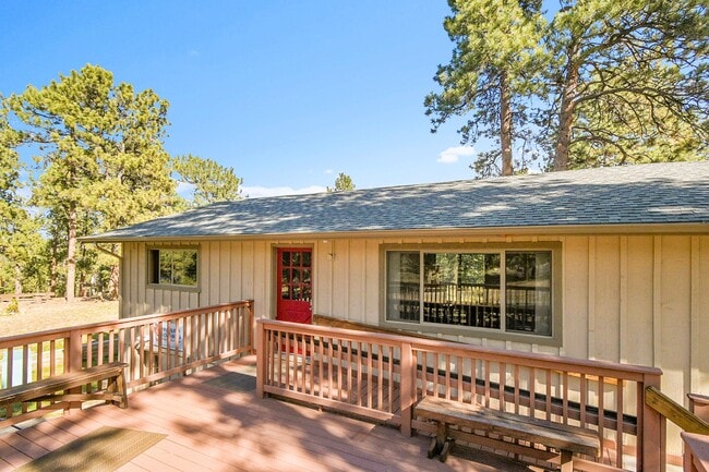 Building Photo - 27927 Circle Dr