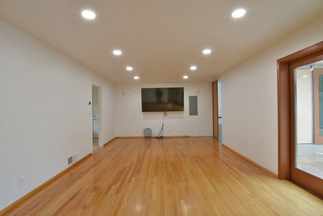 Building Photo - Unique Remodeled Home with European Style in West San Jose