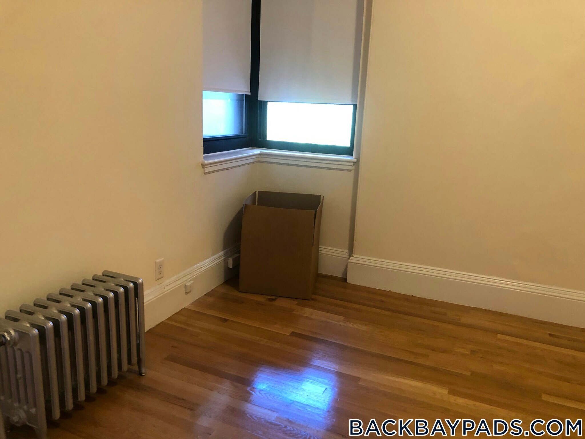 Building Photo - 504 Beacon St