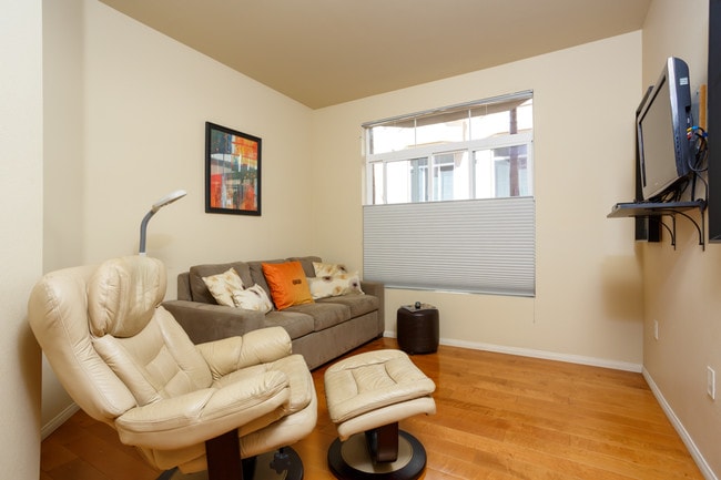 Building Photo - 2400 Fifth Ave