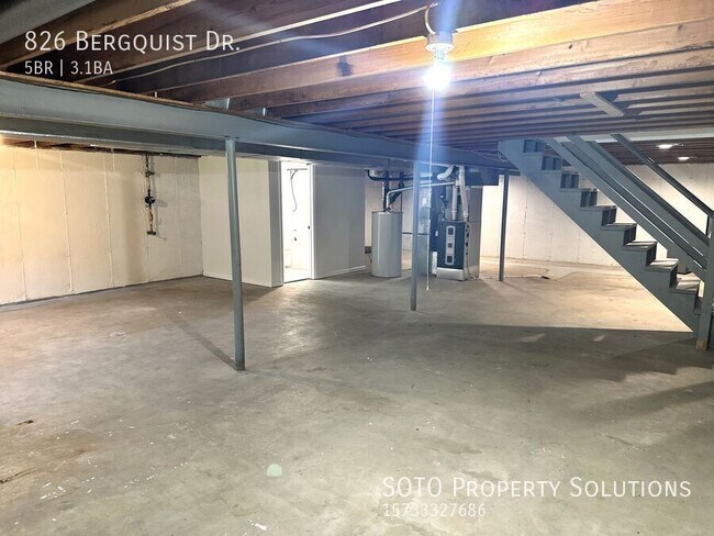 Building Photo - 826 Bergquist Dr