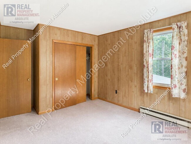 Building Photo - 324 Mammoth Rd