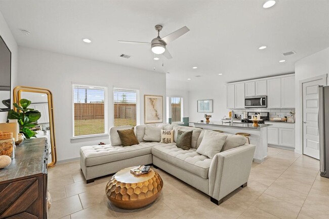 Building Photo - 29407 Ella Larchmont Ct
