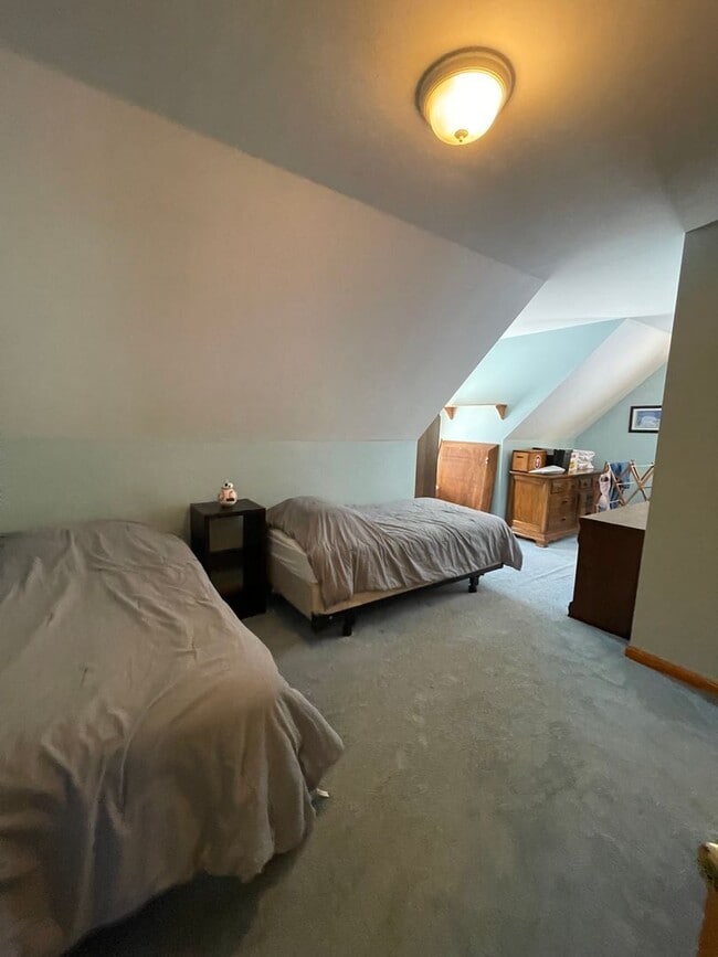 Building Photo - New listing!! A beautiful 3 bedroom 2.5 ba...