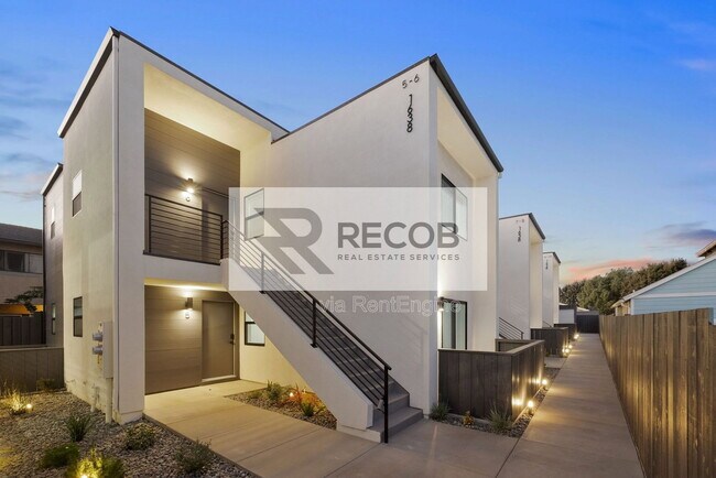 Building Photo - 1638 Elm Ave