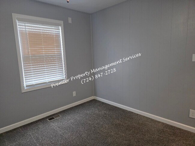 Building Photo - 116 Sunflower Rd