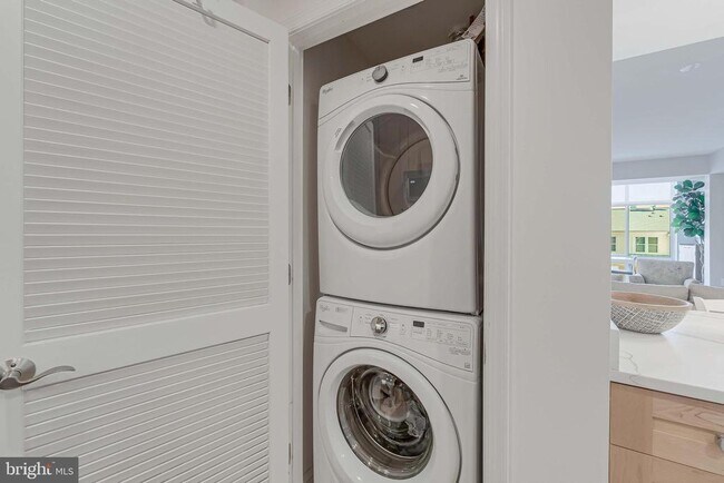 Building Photo - 11990 Market St