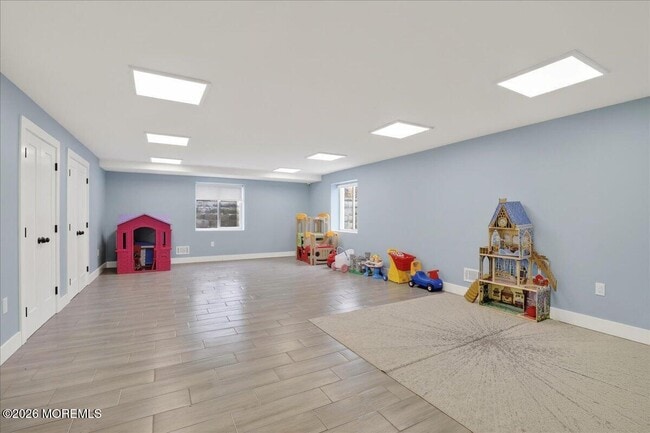 Building Photo - 475 Monmouth Pl