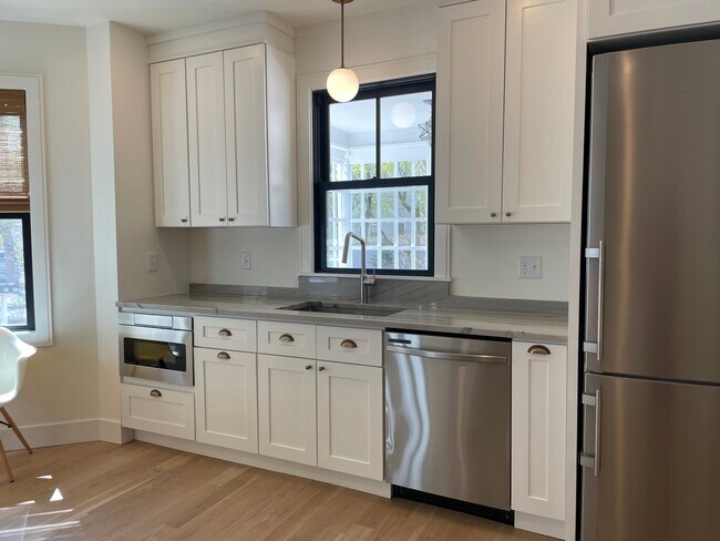 kitchen - 39 Cottage Ln