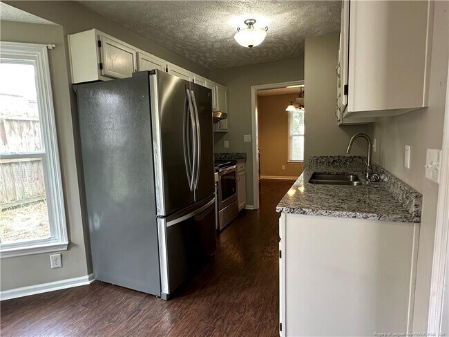 Building Photo - 1734 Winnabow Dr