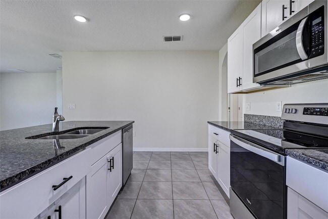 Building Photo - 1466 Mary Belle Ave