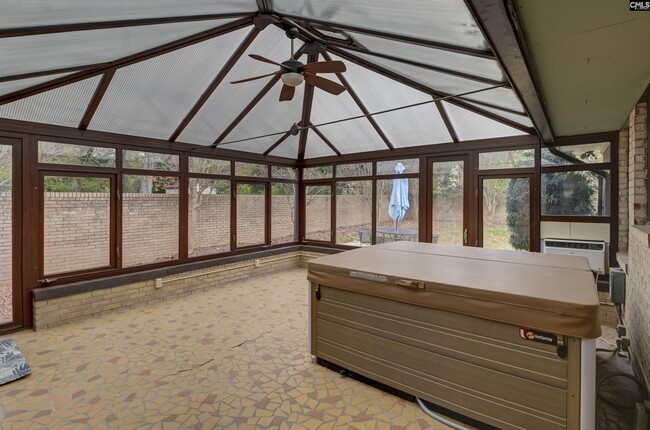 Building Photo - 1808 York Dr