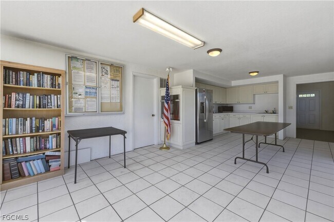 Building Photo - 876 Gulf Pavillion Dr