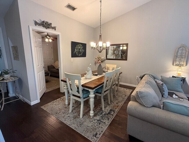 Building Photo - 3/2 Clermont Villa