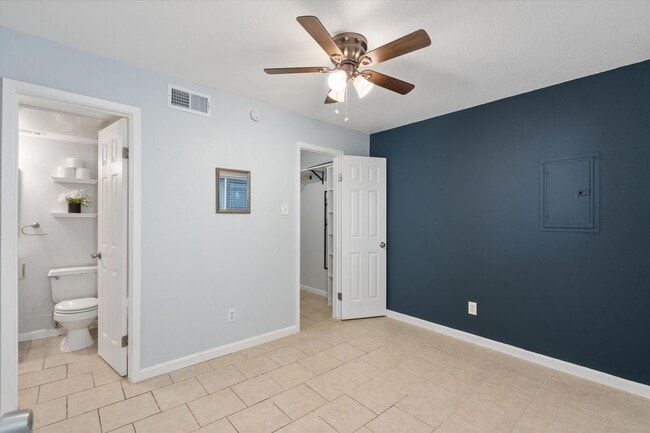 Building Photo - 1840 Burton Dr