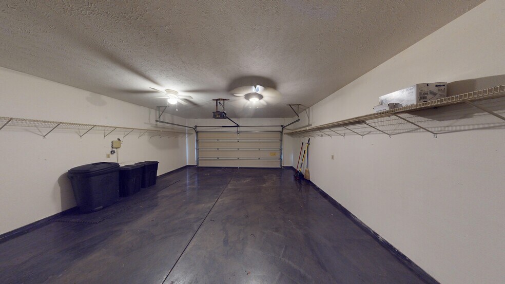 Spacious Two Car Garage - 3209 Sequoia Dr