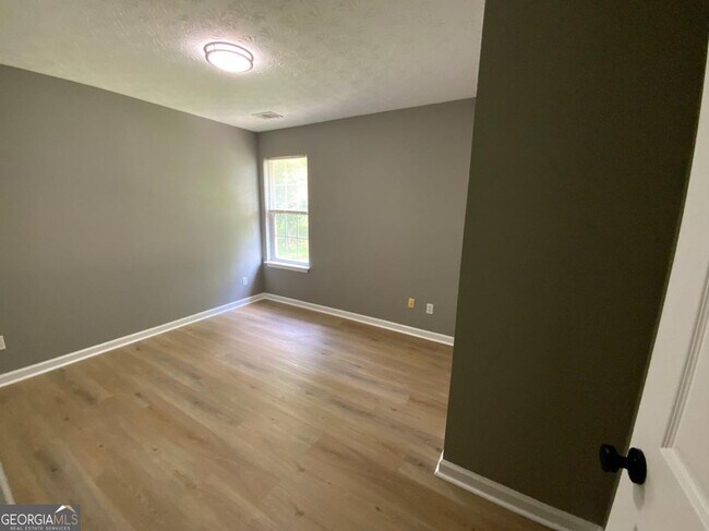 Building Photo - 6506 Chestnut Lake Crossing